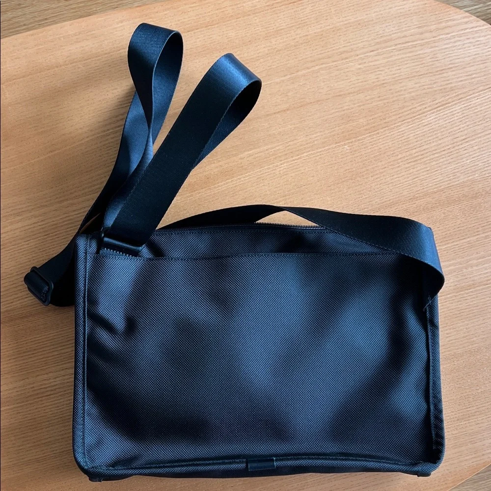 Black Tumi Laptop Shoulder Bag